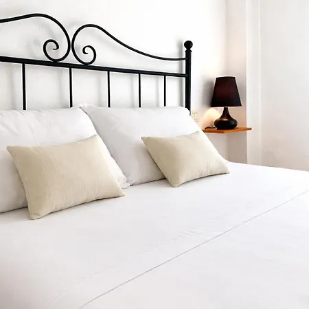 Square Apartment *